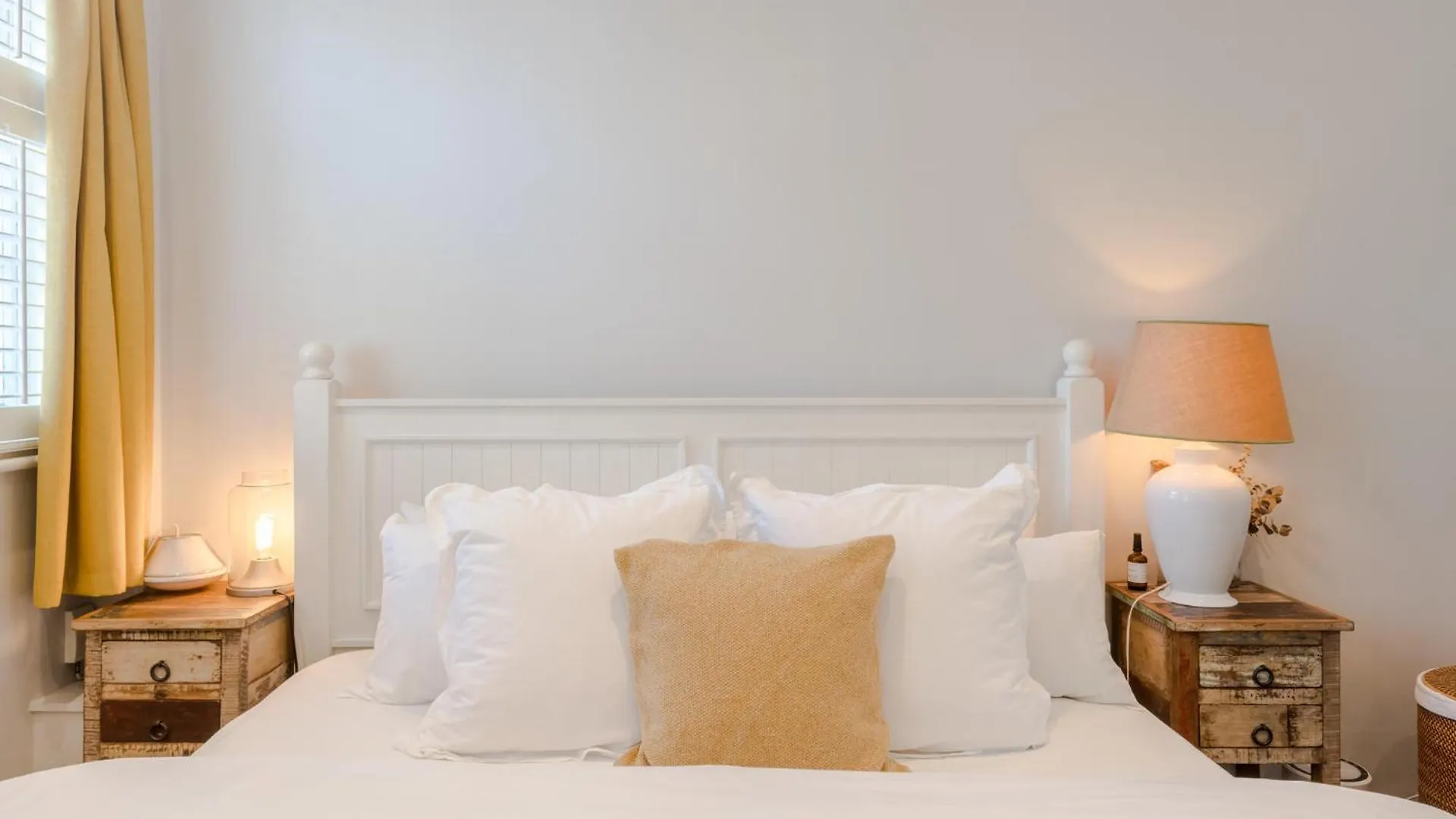 Bright De Beauvoir Pied A Terre London Apartment